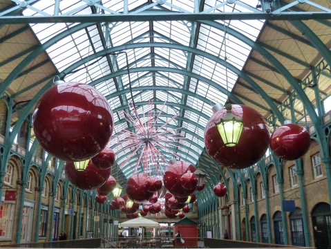 And in Covent garden the biggest Christmas  baubles of all - so much nicer than the Oxford St and Regent St lights
