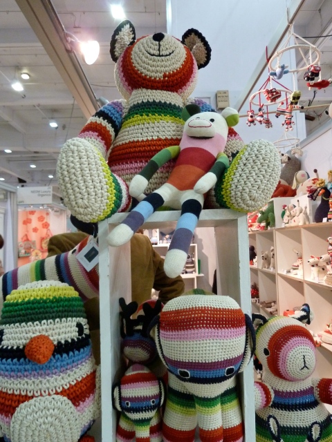 Rainbow favorite crochet cotton animals by Anne-Claire Petit