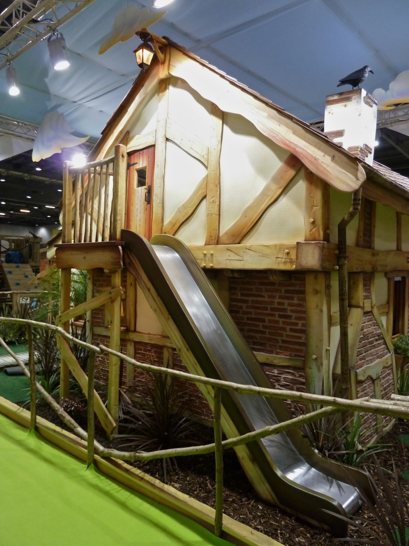Build Wonky Playhouse Plans DIY PDF fine woodworking 18 