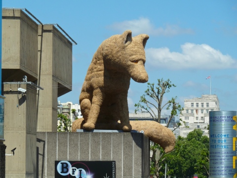 The huge straw fox sculpture on the Southbank 