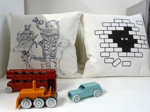 New graphic cushions and simple toys from Theo for winter 2011